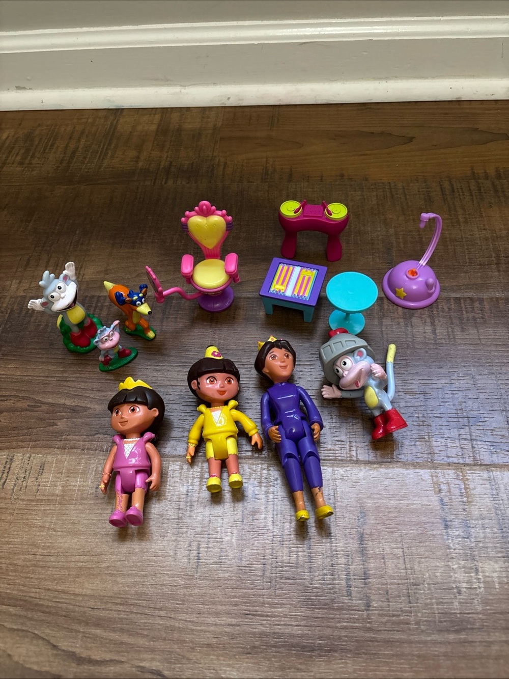 DORA THE EXPLORER CASTLE DOLLHOUSE REPLACEMENT FIGURES Lot Of 12 Boots Swiper